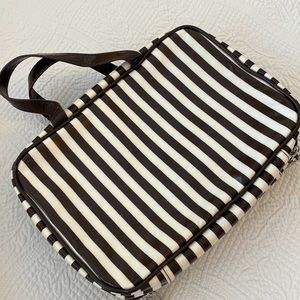 Henri Bendel hanging Toiletry Case